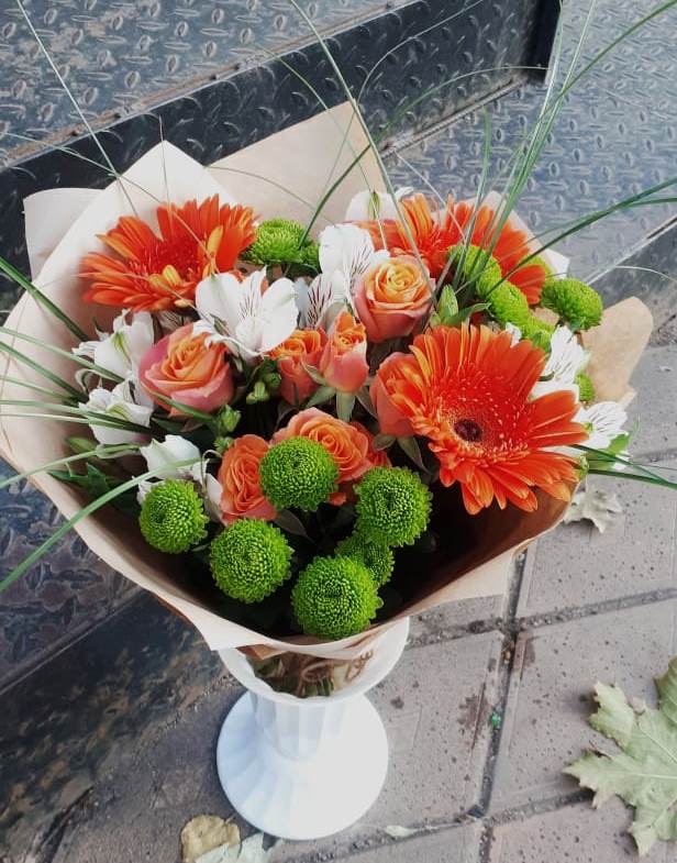 Букет цветов из: Герберы, Хризантемы, Альстромерии и Розы в Юхнове