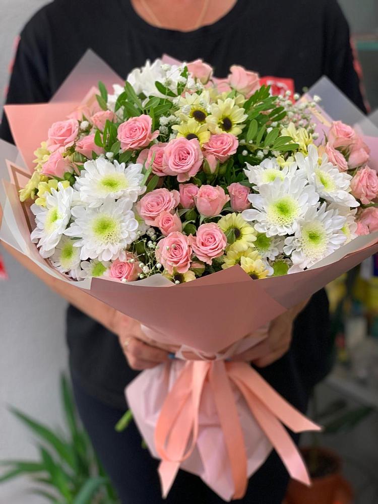 Букет цветов из: Розы и Хризантемы в Юхнове