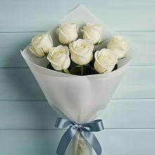 Букет 7 Белых роз Эдлесс Лав в Юхнове