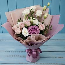 Букет цветов из:  Розы и Лизиантусы в Юхнове
