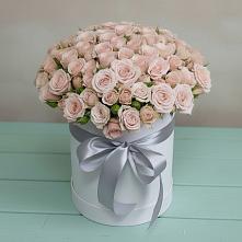 Цветочная композиция из Розы в шляпной коробке в Юхнове