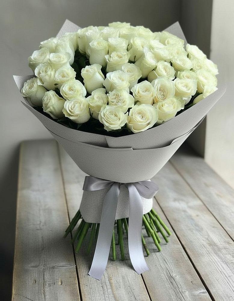 Букет 35 Белых роз в Юхнове