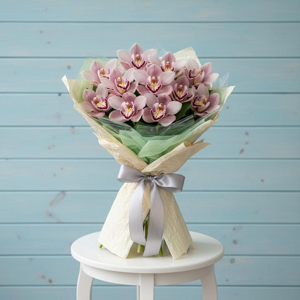 Букет цветов из: Орхидеи и Розы в Юхнове