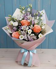 Букет цветов из:  Лизиантусы, Розы, Альстромерии и Гипсофила в Юхнове