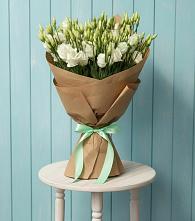 Букет цветов из:  Лизиантусы в Юхнове