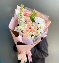 Букет цветов из:  Хризантемы и Розы в Юхнове