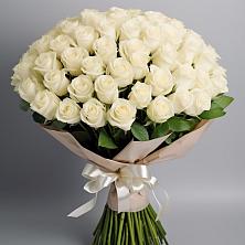 Букет 101 беля роза Белоснежка в Юхнове