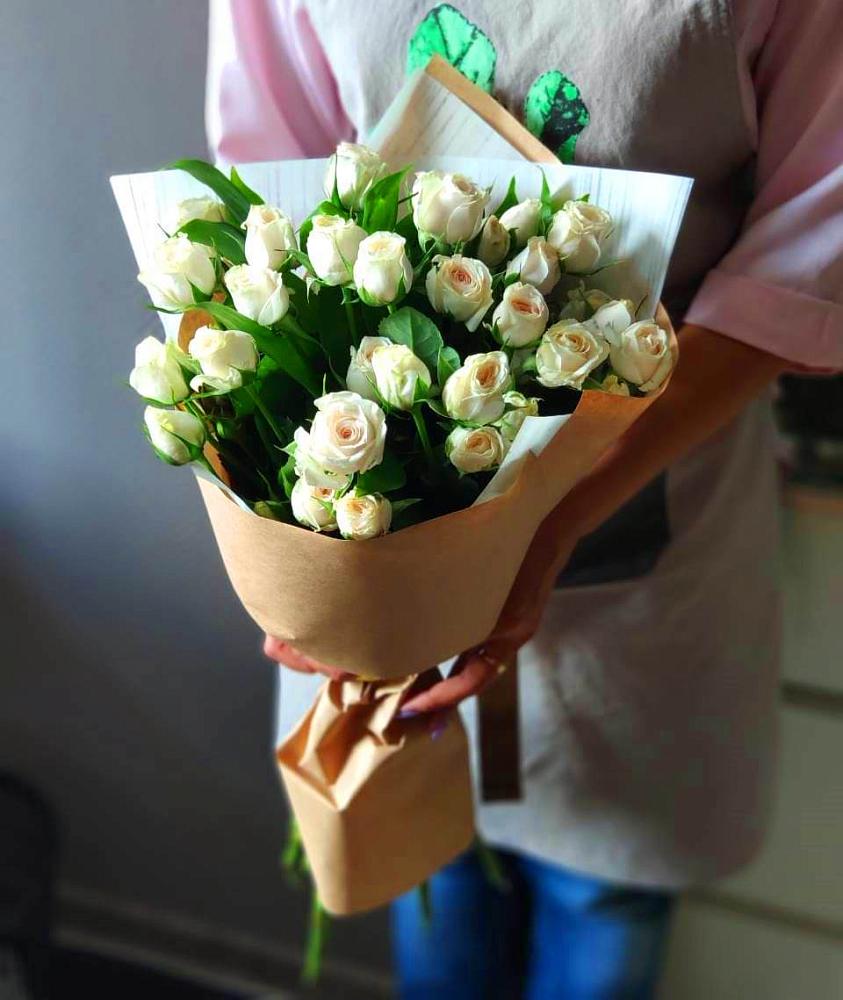 Букет цветов из: Розы в Юхнове