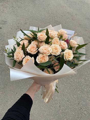 Букет Кремовые розы Латте в Юхнове