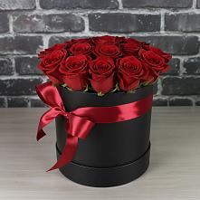 Цветочная композиция из Розы в шляпной коробке в Юхнове