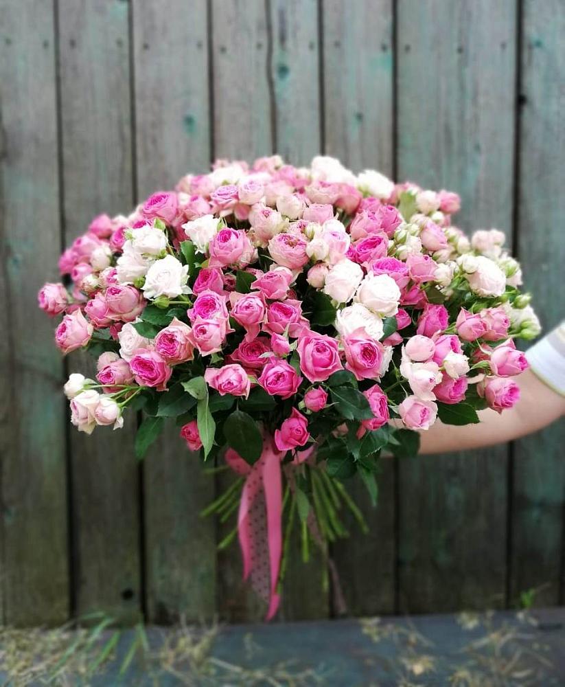 Букет Розовые кустовые розы Натали и Лав Лидия в Юхнове