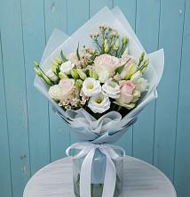 Букет цветов из:  Розы и Лизиантусы в Юхнове