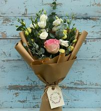 Букет цветов из:  Розы и Лизиантусы в Юхнове