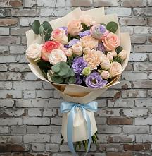 Букет цветов из:  Розы, Лизиантусы и Гвоздики в Юхнове