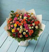 Букет Микс из разноцветных кустовых роз в Юхнове